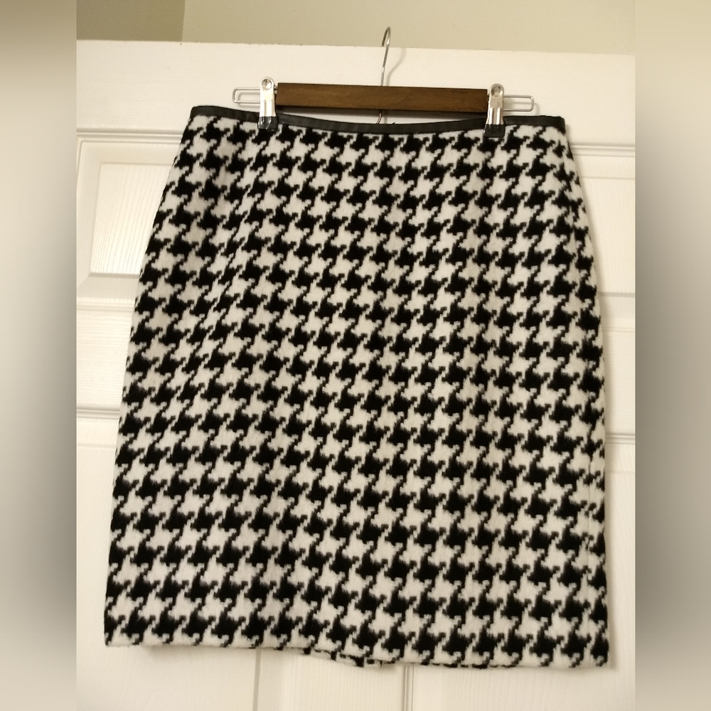 Talbots black and white herringbone skirt 10P